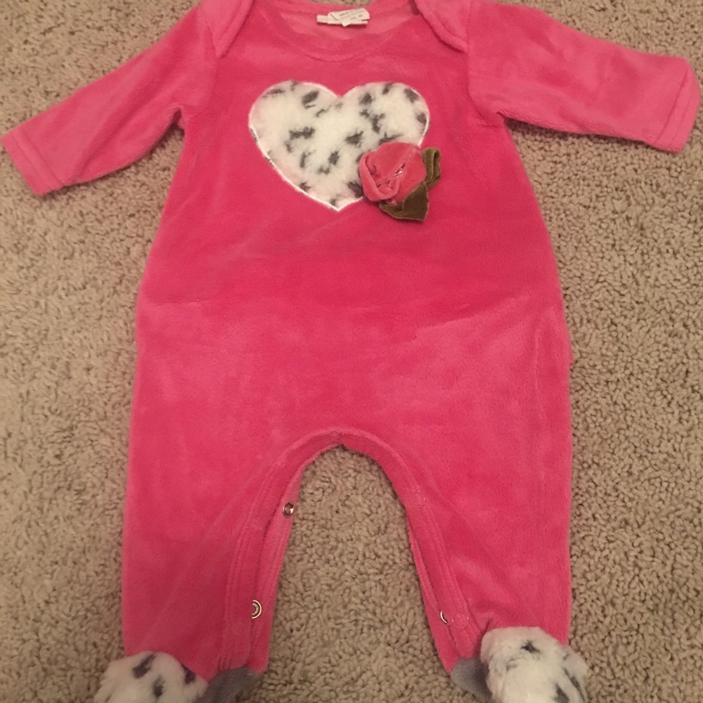 Super soft Cach Cach onesie